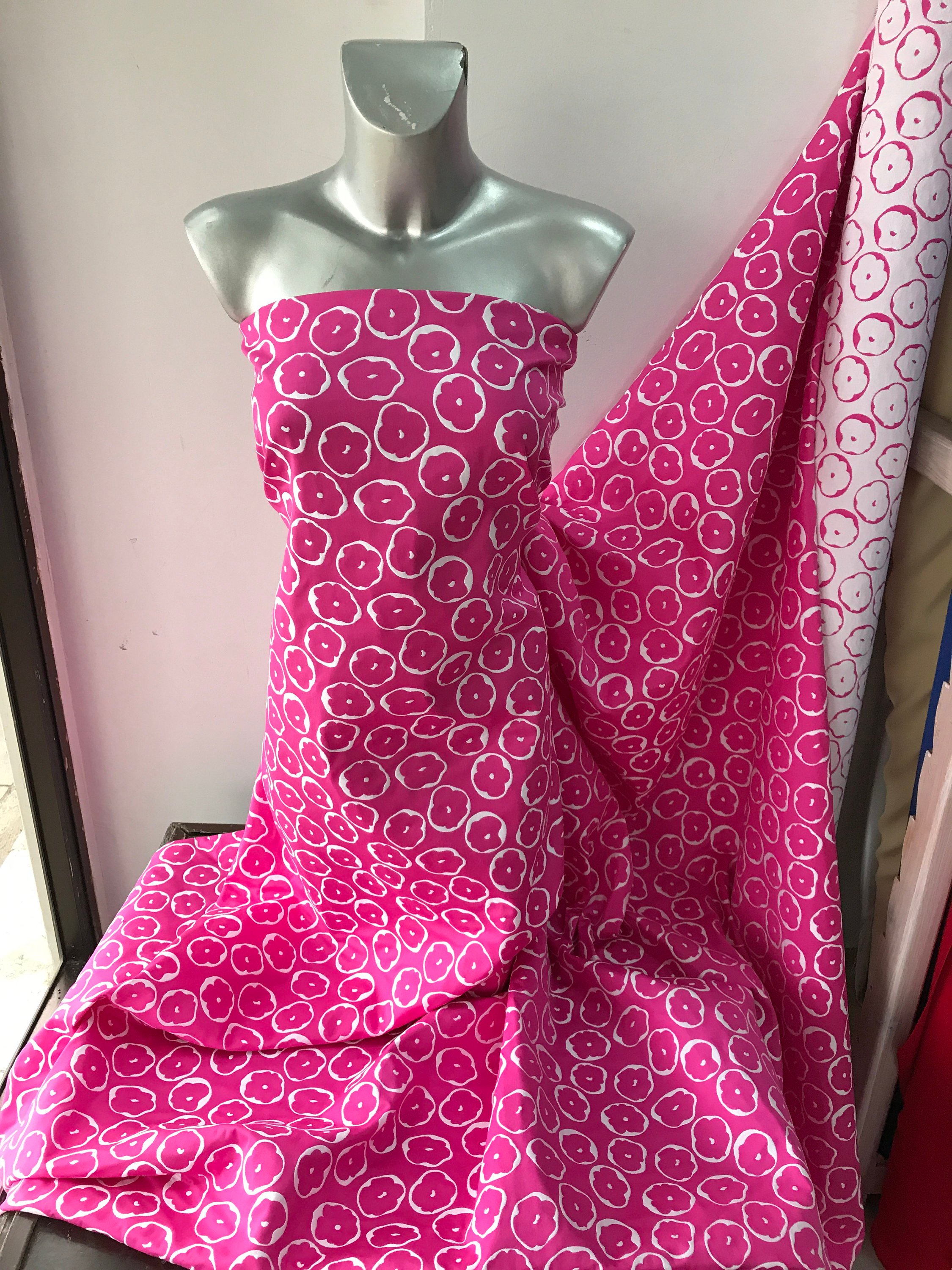 cotton jacquard fabric floral print pink fuchsia and white thick stiff shift dress formal summer suiting bridal 140cm made in Italy