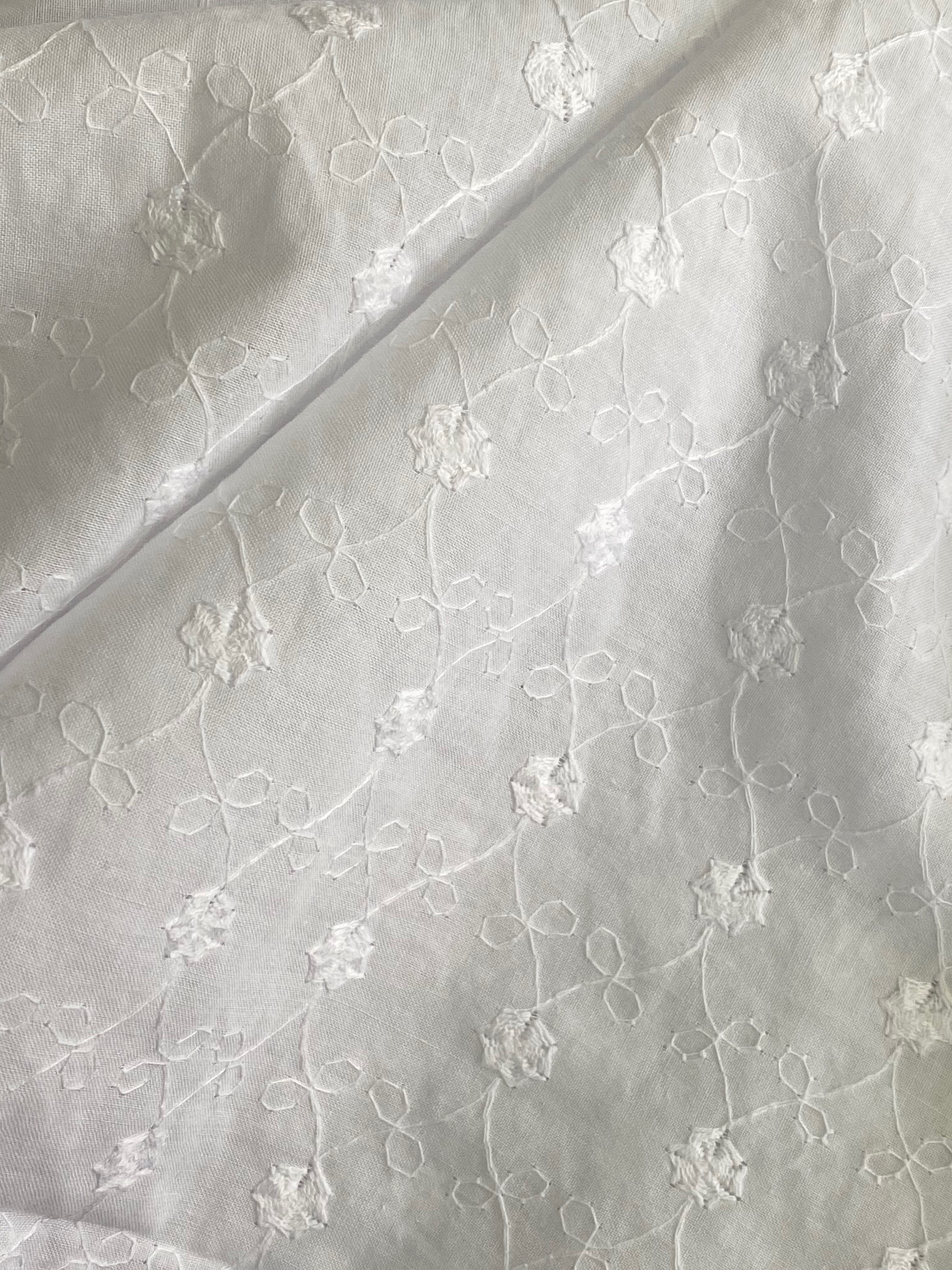 white-embroidered-cotton-fabric-bodikian-textiles